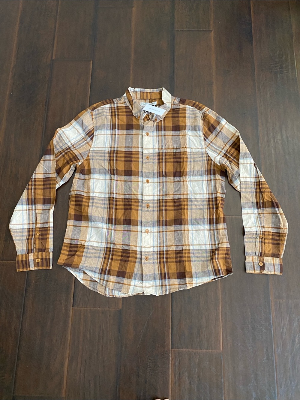 New with tag Outerknown 100% organic cotton lightweight shirt men’s size L